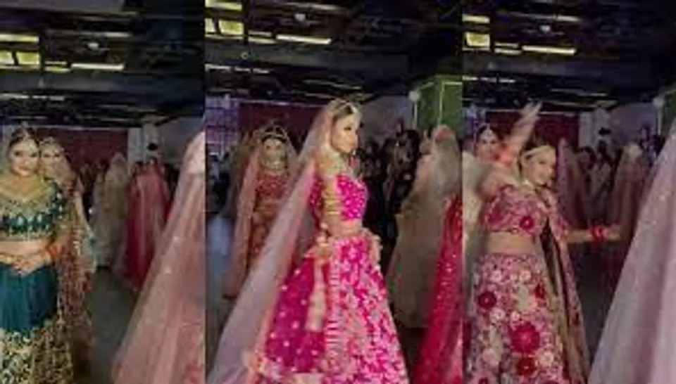 র‍্যাম্পে হাঁটতে গিয়ে পড়ে গেলেন মডেল