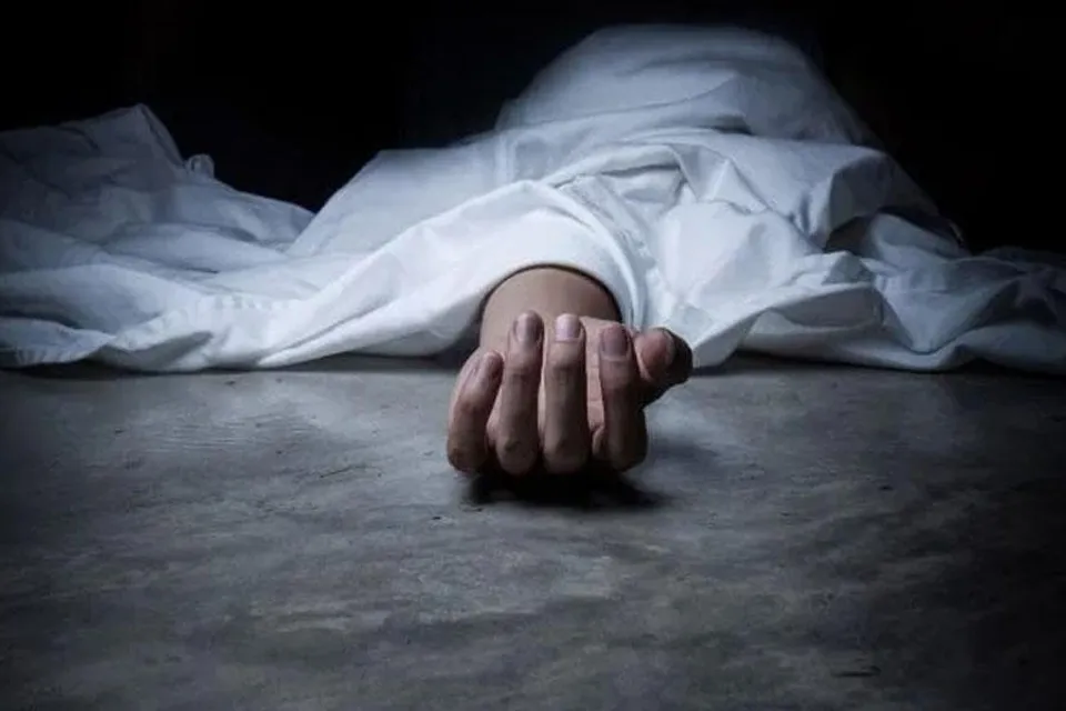 মোবাইলে গেম খেলতে না দেওয়ায় আত্মঘাতী নাবালক