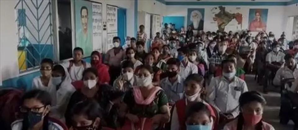 দুর্গাপুরের মাধ্যমিক এবং উচ্চমাধ্যমিকে কৃতী ছাত্র-ছাত্রীদের সম্বর্ধনা