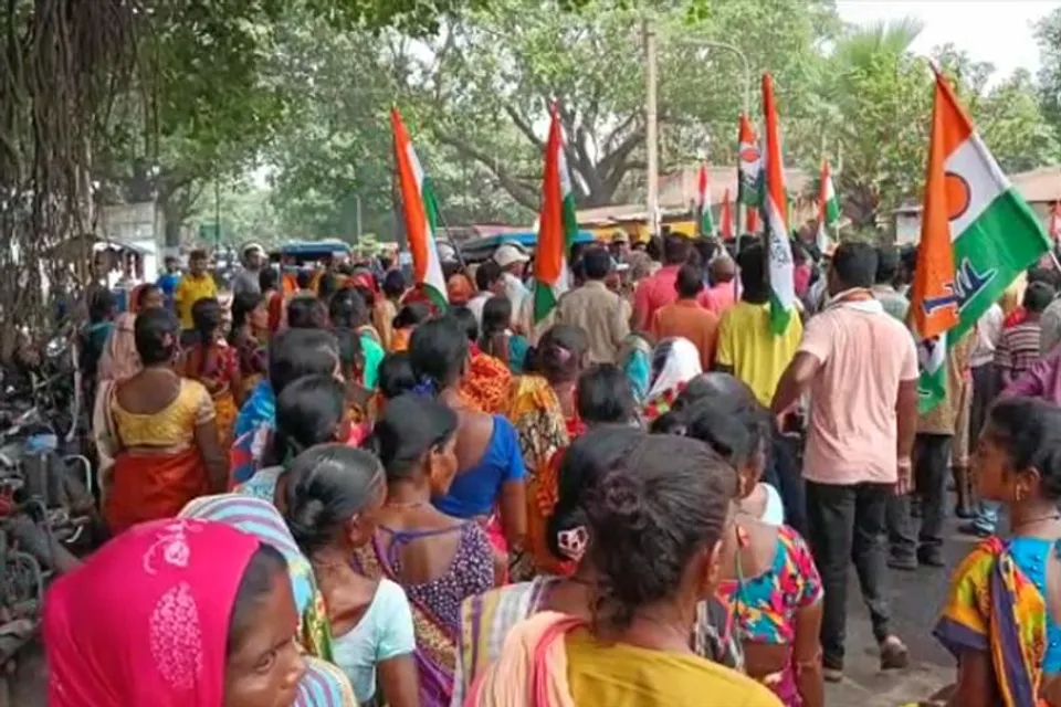 মুখ্যমন্ত্রীর ঘোষিত কর্মসূচিকে কেন্দ্র করে ব্যাপক উত্তেজনা