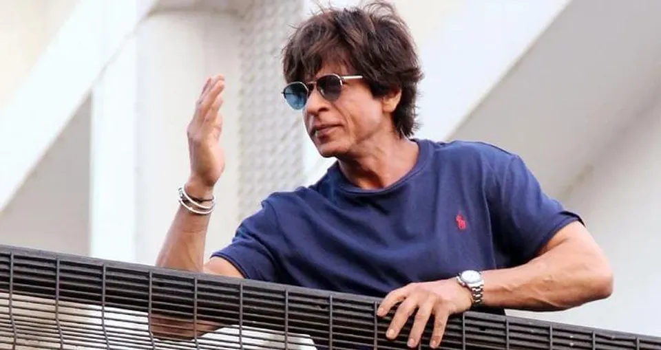 শাহরুখের ৫৭তম জন্মদিনে তাকে শুভেচ্ছা জানাতে আলোকিত বুর্জ খলিফা