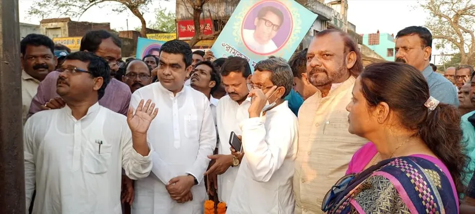 পিতার প্রয়াণ দিবস উপলক্ষ্যে রক্তদান শিবিরের আয়োজন প্রাক্তন মন্ত্রীর