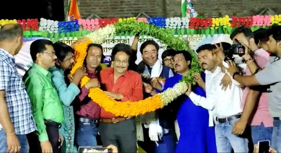 বনগ্রামে বিজেপি ছেড়ে ৪২১ টি পরিবার তৃণমূলে