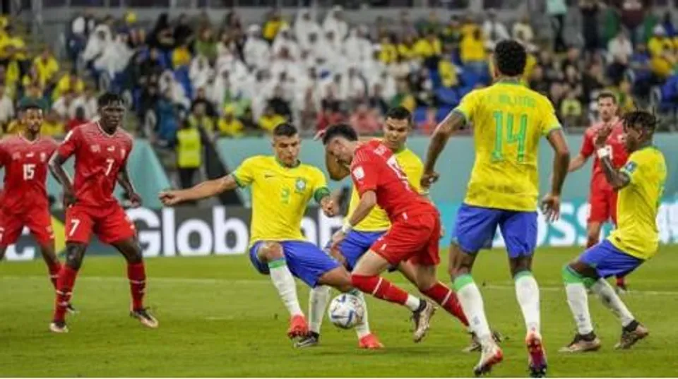 বিশ্বকাপে ব্রাজিল ম্যাচের মধ্যেই আলো নিভল স্টেডিয়ামে