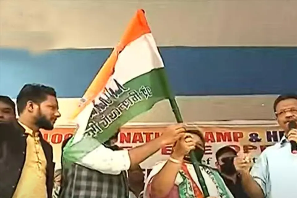 এবার তৃণমূলে যোগ দিলেন বিলকিস বেগম