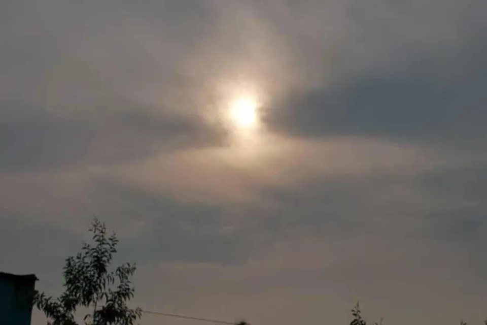 রৌদ্দুর ও মেঘের লুকোচুরি ডেবরা, সবং, পিংলাতে