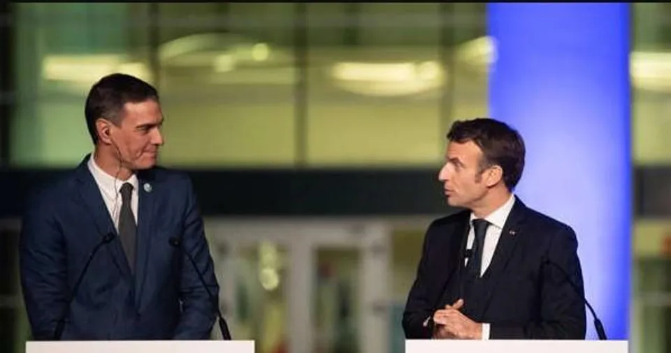 স্প্যানিশ ও ফরাসি নেতারা বন্ধুত্ব চুক্তি স্বাক্ষর করতে মিলিত