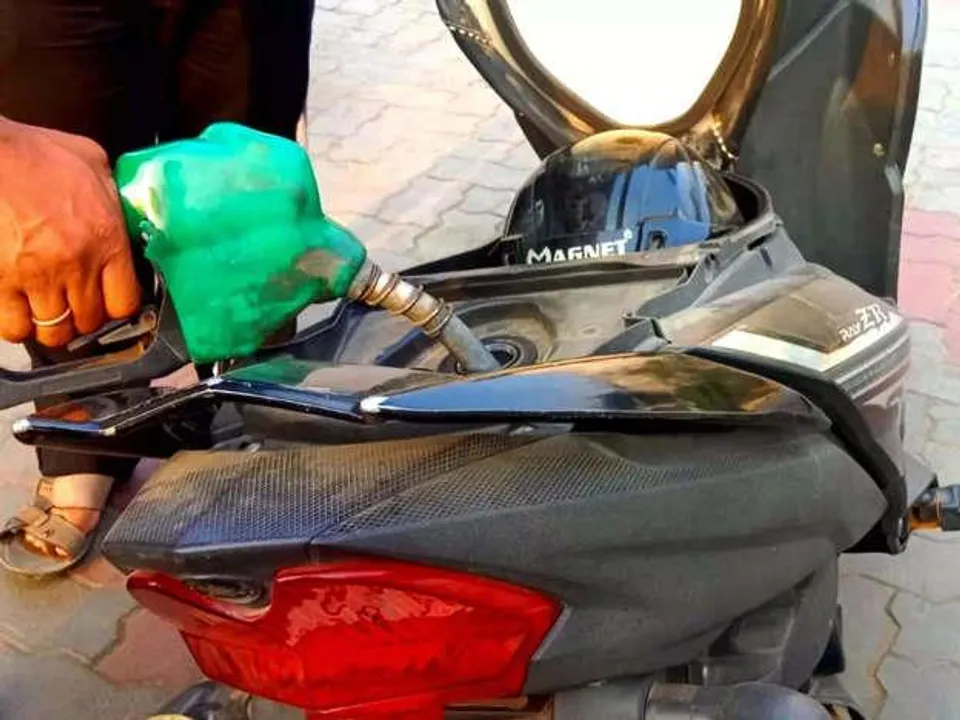 দেশে কমবে জ্বালানির দর?