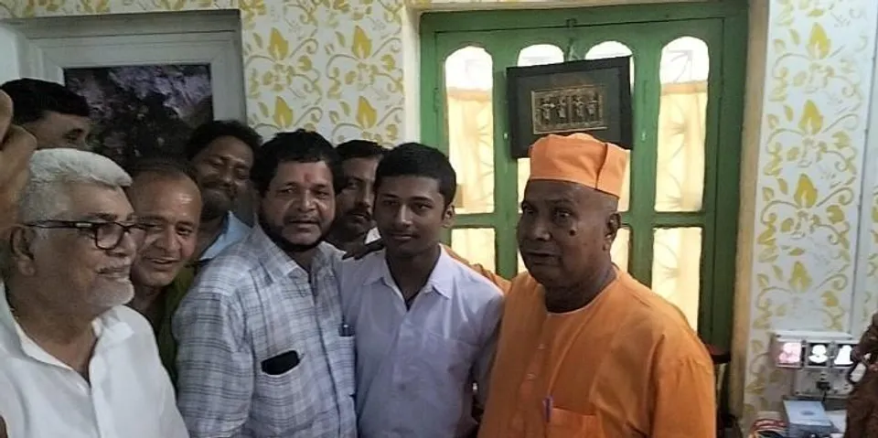 চিকিৎসক হতে চান, মাধ্যমিকে প্রথম হয়ে জানালেন অর্ণব