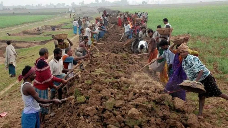 ১০০ দিনের কাজে দুর্নীতির অভিযোগে