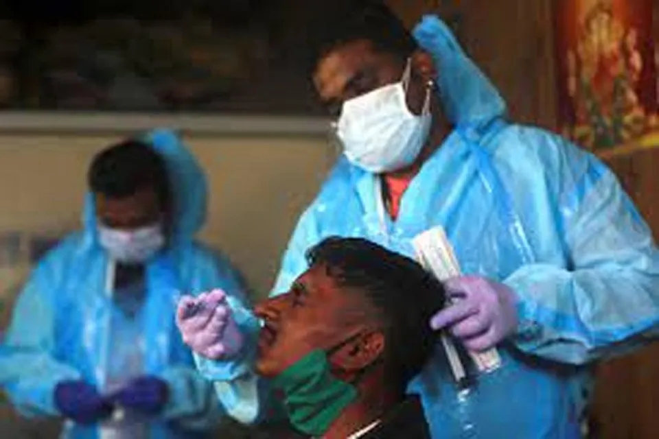 এক ধাক্কায় ফের কমল দৈনিক সংক্রমণ ও মৃত্যু সংখ্যা