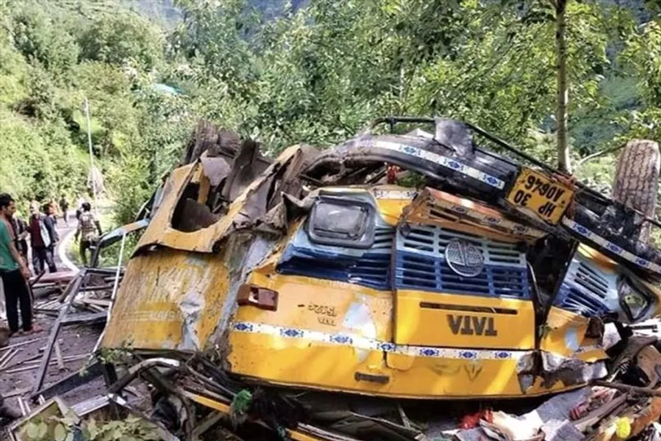 হিমাচল প্রদেশে বাস দুর্ঘটনা, ঘটনাস্থলে পৌঁছলেন মুখ্যমন্ত্রী