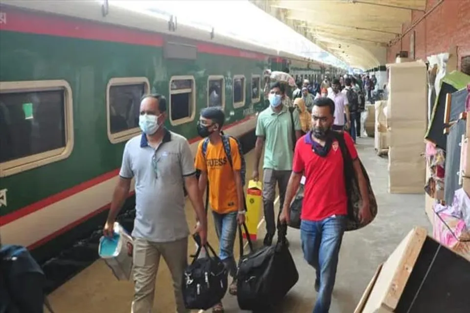 ঈদ উপলক্ষে স্বস্তিতে ঘরমুখী হচ্ছেন যাত্রীরা