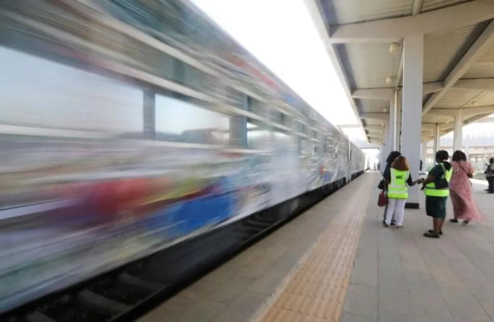 নাইজেরিয়ার দক্ষিণাঞ্চলের রেল স্টেশন থেকে ৩২ জনকে অপহরণ করেছে বন্দুকধারীরা