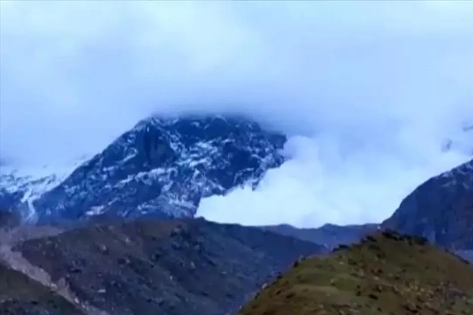 তুষার ধসে মৃতের সংখ্যা বেড়ে হল ১৯ জন