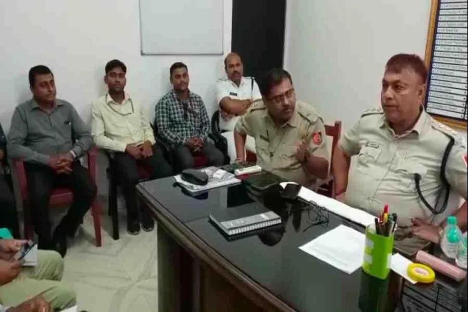 ব্যাংক ও বিভিন্ন অর্থ লগ্নিকারী সংস্থাগুলির সঙ্গে বিশেষ বৈঠক রানীগঞ্জ থানার