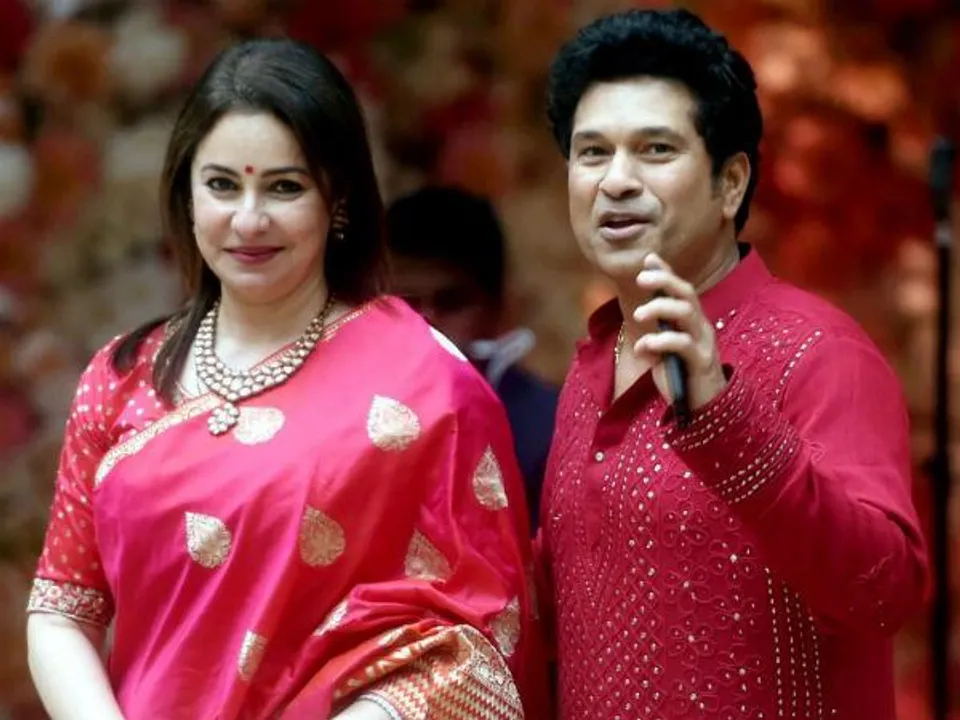 শচীন তেন্ডুলকরের বাড়ির গণেশ পুজো, দেখুন ভিডিও