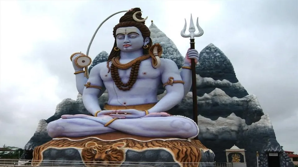 নিজেকে দেবী পার্বতী বলে দাবি করে মহাদেবকে বিয়ে করতে চাইলেন মহিলা