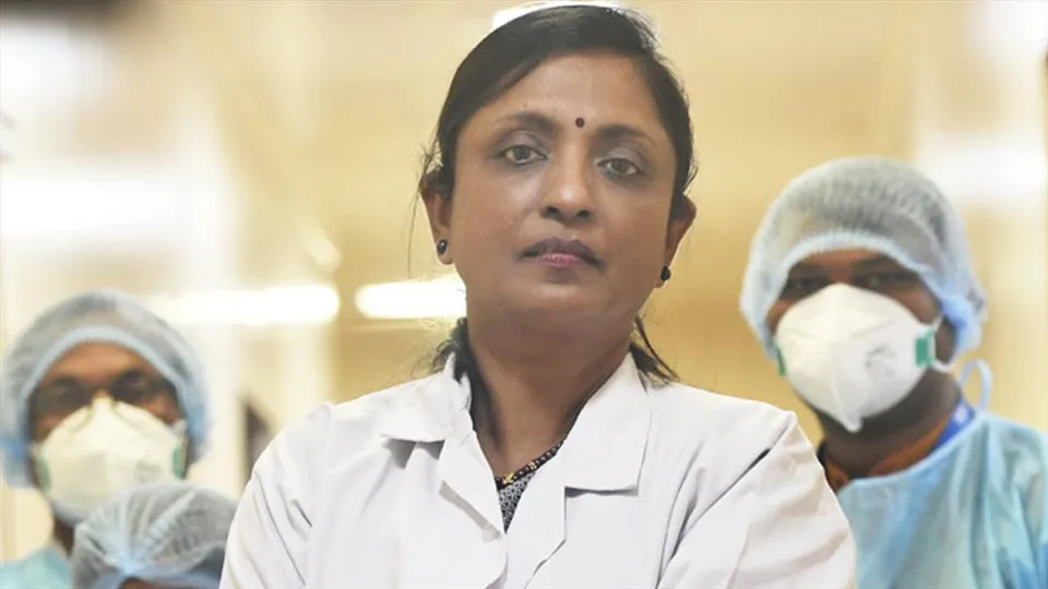 কোভিড সতর্কতা ঝেড়ে ফেলার সময় আসেনি এখনও