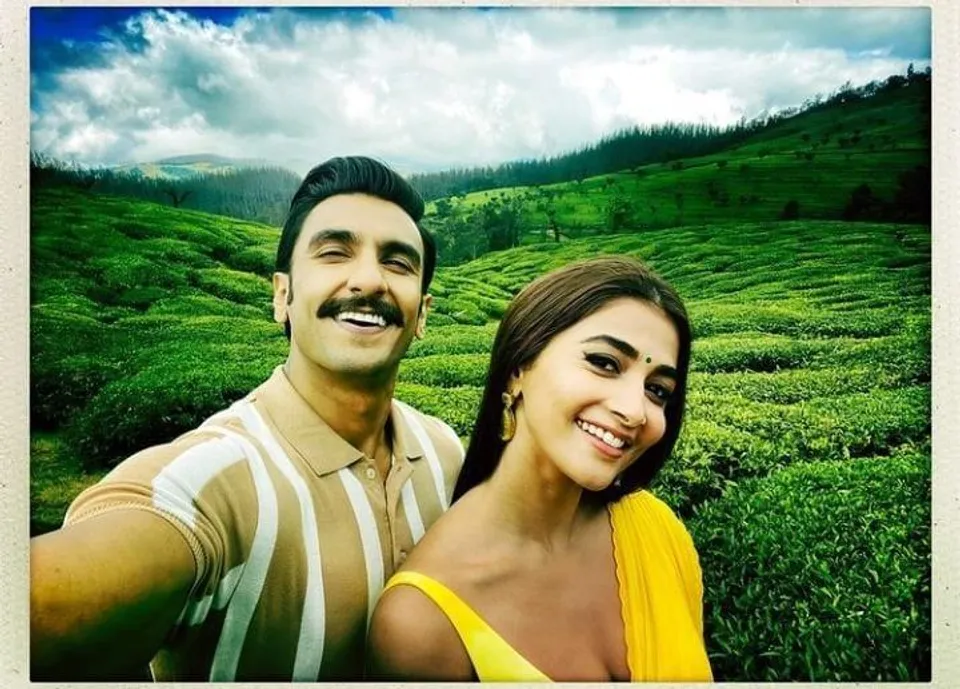 জুটি বাঁধলো রণবীর সিং ও পূজা হেগড়ে