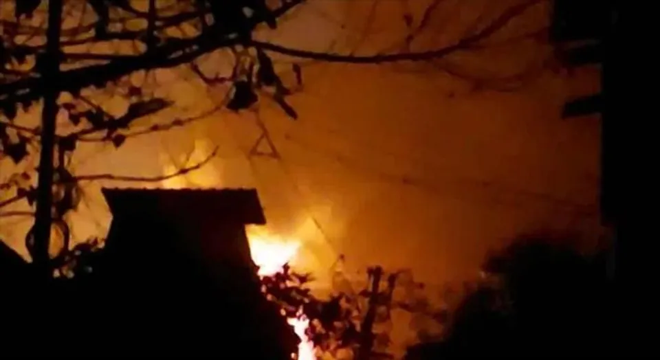 রাতের শহরে পুড়ে ছাই পরপর দুটো কারখানা