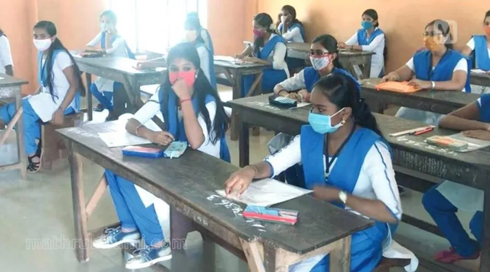 অফলাইন পরীক্ষায় সায় অভিভাবকদের