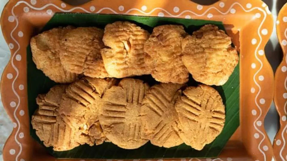 ছট পুজোর আগে জেনে নিন ঠেকুয়া বানানোর রেসিপি