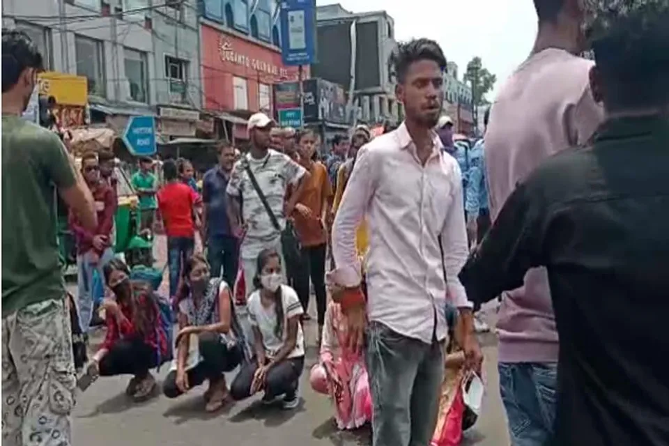 উচ্চমাধ্যমিকে ফেল, আসানসোলে বিক্ষোভ