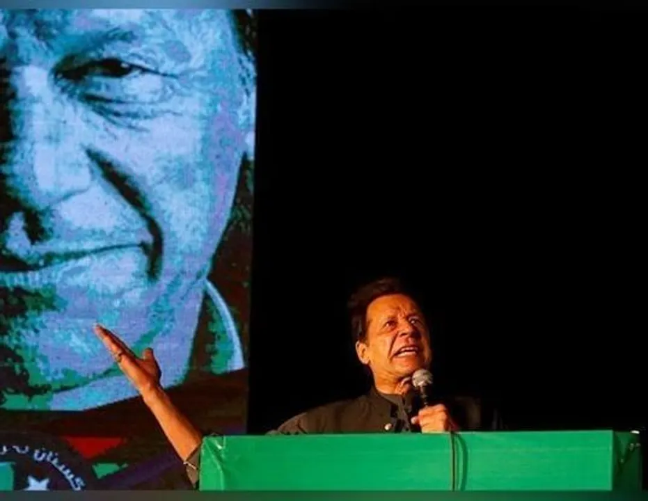 সন্ত্রাস মামলায় আদালতে হাজির হবেন ইমরান খান