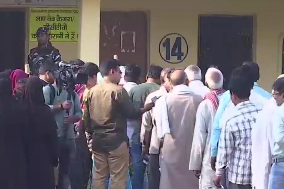 উত্তরপ্রদেশে চলছে শেষ দফার ভোট, পাখির চোখ বারাণসী