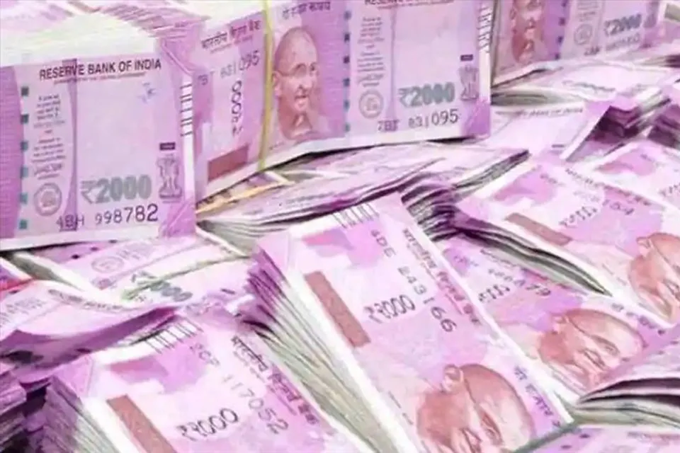 Police of Bidhannagar East police station searched a rented house in Salt Lake in connection with the recovery of money from a call center in Newtown
