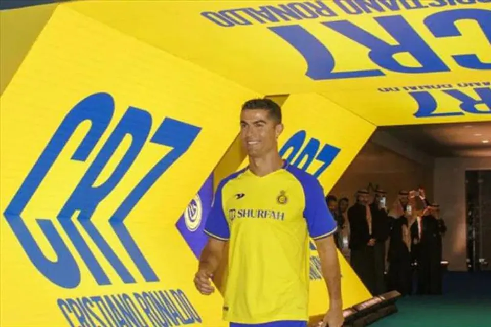 When will Ronaldo debut for Al Nassr?