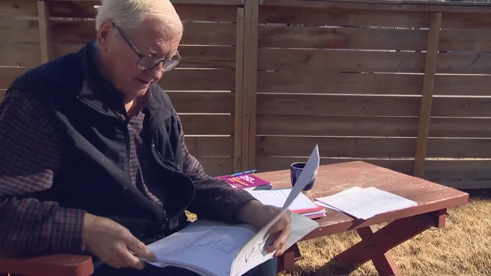 THOUSANDS OF CANADIAN SENIORS SCRAMBLE to FILE TAXES FOLLOWING FEDERAL ERROR.