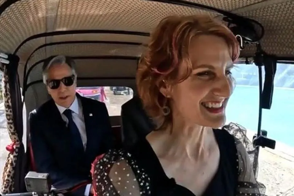 Anthony Blinken arrives at US Embassy in auto-rickshaw