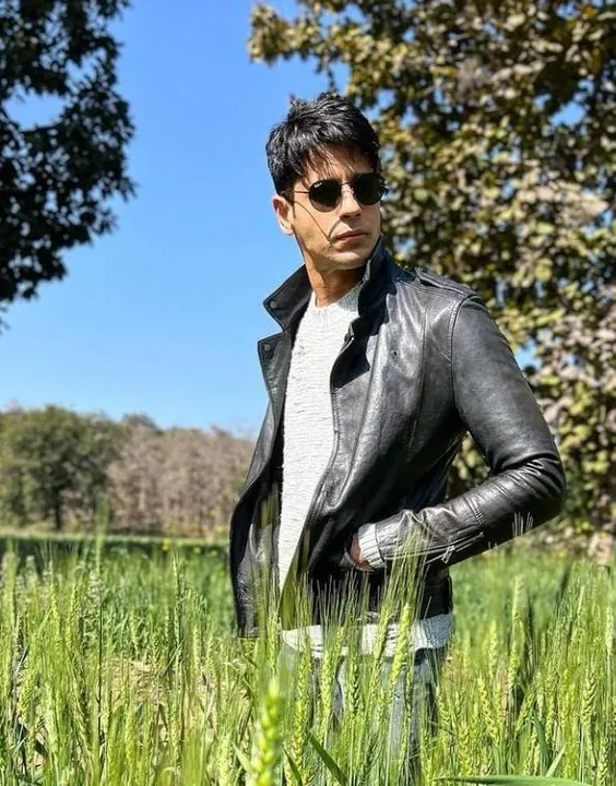 Sidharth Malhotra in red suit