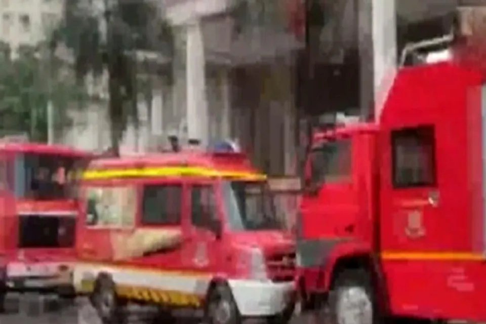 Fire brokes Mumbai mall