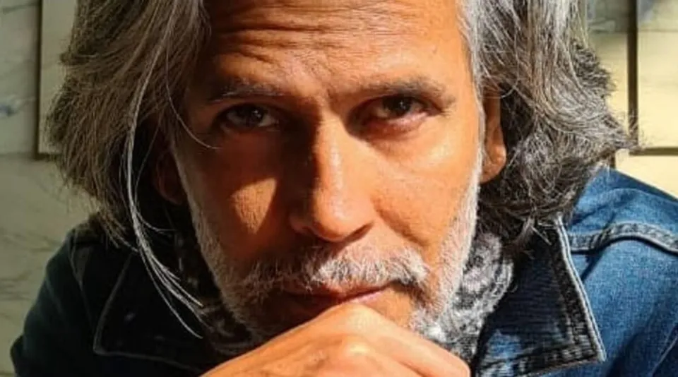 Milind Soman effortlessly aces handstand; sets fitness goals