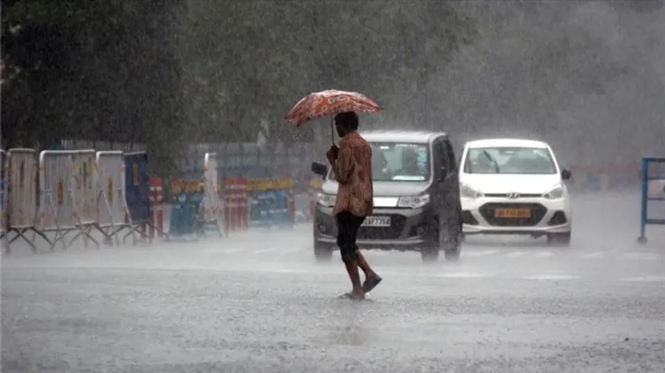 Beware! Many states likely to witness heavy rainfall today