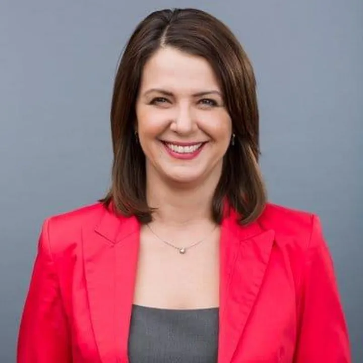 DANIELLE SMITH RETURNING TO ALBERTA POLITICS WITH SIGHTS TO UNITED CONSERVATIVE PARTY LEADERSHIP.
