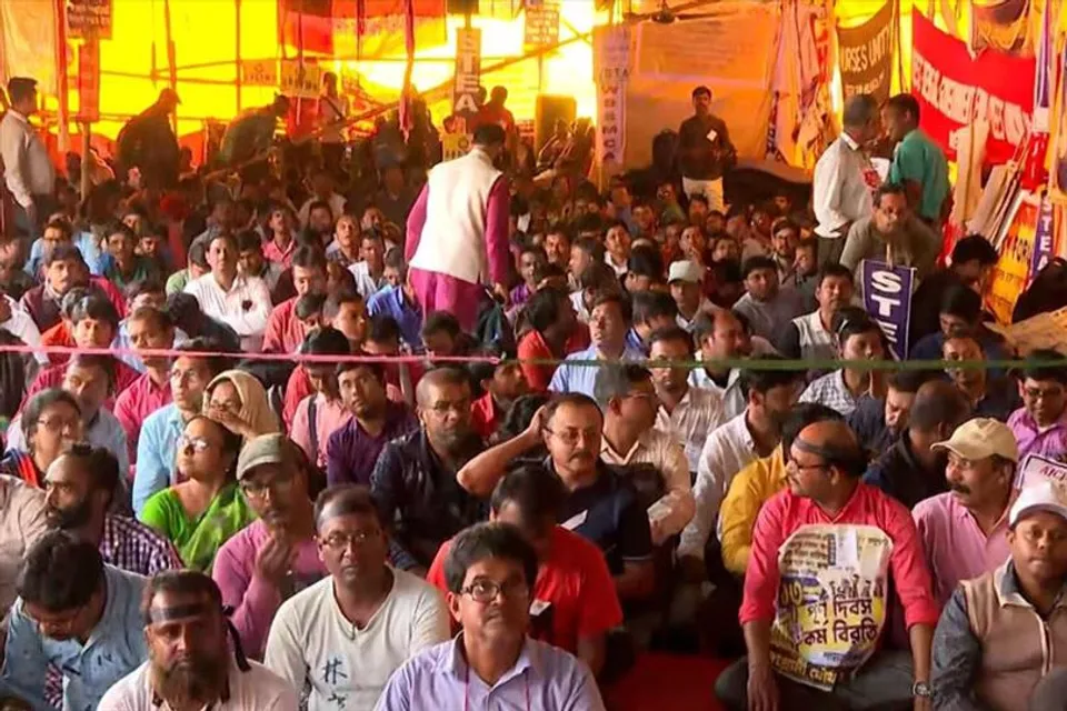 25 days of sit-in at Shaheed Minar demanding outstanding DA