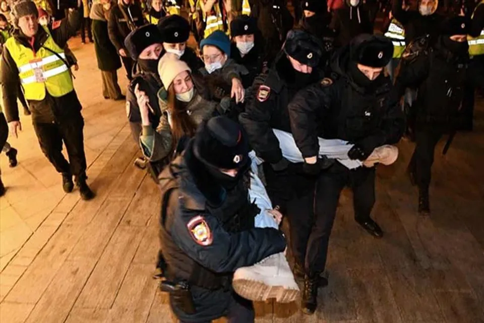 Thousands of Russians detained for anti war protest