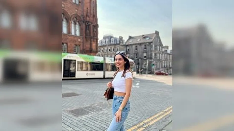 MANUSHI CHILLAR’S WALK WITH SCOT