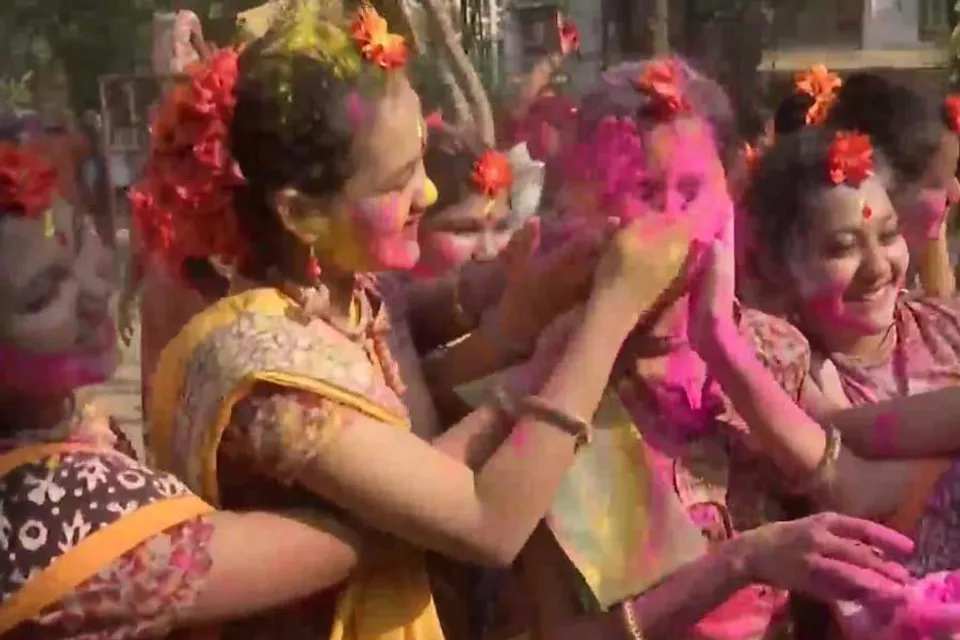Holi celebration in Kolkata