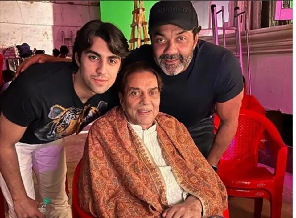 BOBBY DEOL VISIT DHARMENDRA ON THE SET OF ROCKY AUR RANI KI PREN KAHANI ALONG WITH SON ARYAMAN DEOL.