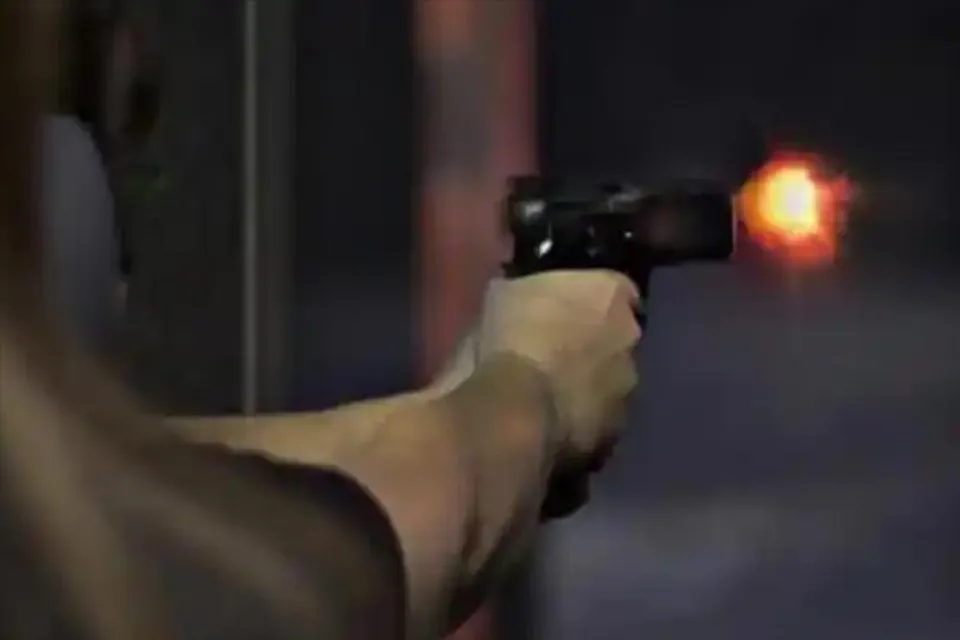 Shootout in broad daylight in the city!