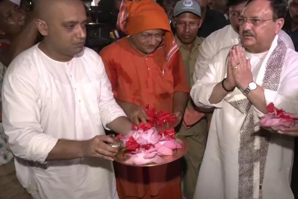 JP Nadda offered prayers at Belur Math