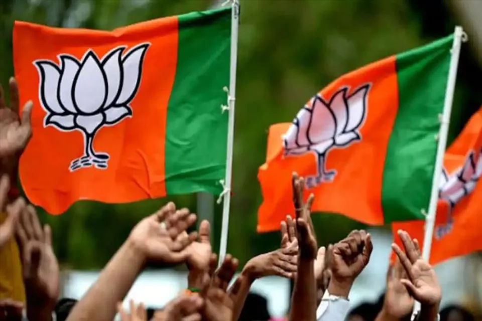 Unrest in BJP's Vikas Bhawan campaign, water cannons wielded by police