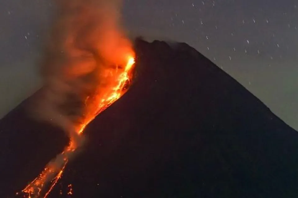 Indonesia's Merapi Volcano Erupts, Spews Hot Lava