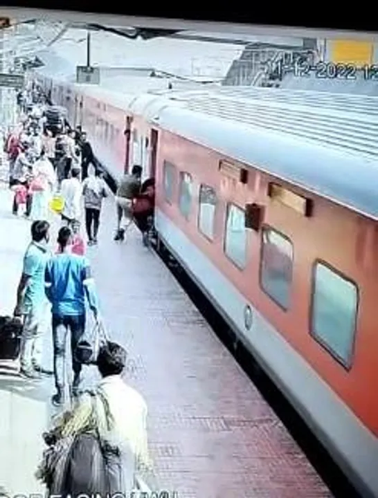 Woman falls while trying to board a moving train, survives RPF's initiative