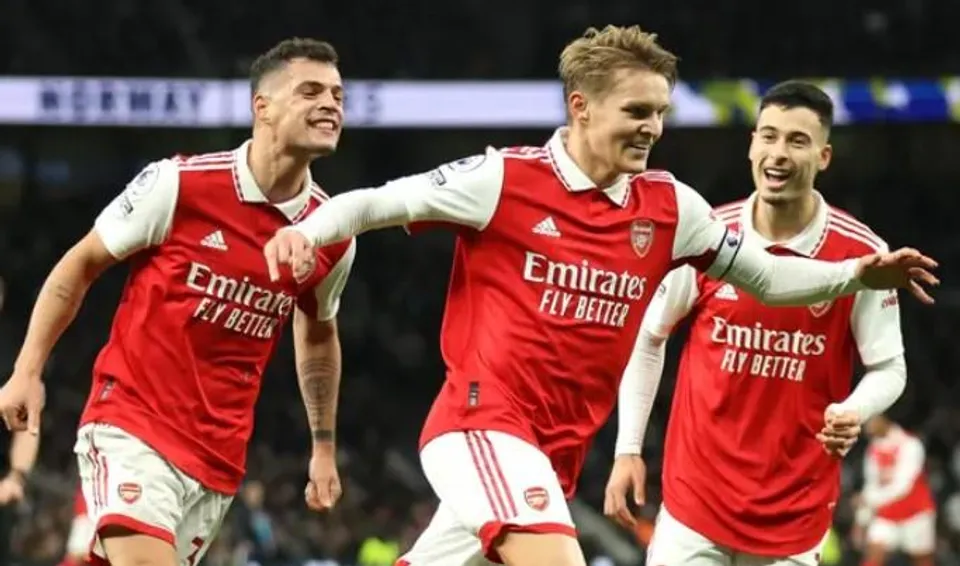 Arsenal beat Tottenham Hotspur